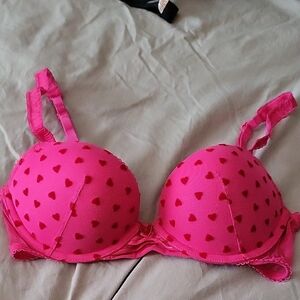 32C - Victoria's Secret TEASE Pink Heart Patterned Bra